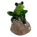 Figurka żaba na kamieniu żabka dekoracja ceramiczna 13 cm